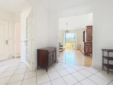 Rue de Turenne, grand T3 avec balcon, ascenseur, vue dégagée...