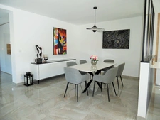 CONTEMPORAINE RECENTE A 5 MN DE CHOLET