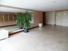 DUPLEX NON MEUBLÉ AVEC BALCON ET GARAGE, PROCHE CENTRE VILLE