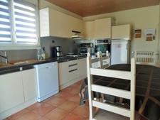 MAISON SUR SOUS-SOL DE 121 M2, 4 CHAMBRES, A 15 MN DE CHOLET