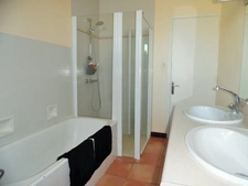 MAISON SUR SOUS-SOL DE 121 M2, 4 CHAMBRES, A 15 MN DE CHOLET