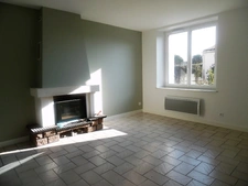 SAINT CHRISTOPHE DU BOIS: LOCATION MAISON 2 CHAMBRES + BUREA