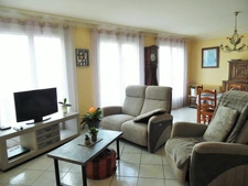  A 5 MN DE CHOLET - MAISON 3 CHAMBRES SUR SOUS-SOL