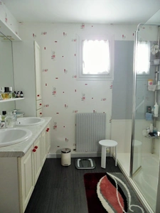 MAISON 3 CHAMBRES SUR DEMI-SOUS SOL