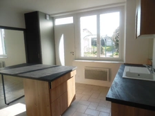 SAINT CHRISTOPHE DU BOIS: LOCATION MAISON 2 CHAMBRES + BUREA