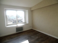 SAINT CHRISTOPHE DU BOIS: LOCATION MAISON 2 CHAMBRES + BUREA