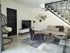 CONTEMPORAINE RECENTE A 5 MN DE CHOLET