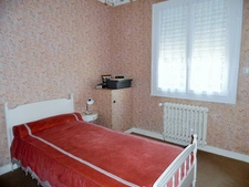  A 5 MN DE CHOLET - MAISON 3 CHAMBRES SUR SOUS-SOL