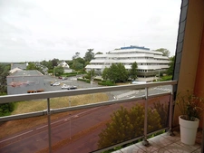 DUPLEX NON MEUBLÉ AVEC BALCON ET GARAGE, PROCHE CENTRE VILLE