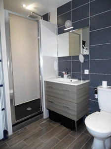 DUPLEX NON MEUBLÉ AVEC BALCON ET GARAGE, PROCHE CENTRE VILLE