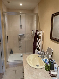 MAISON TRES SPACIEUSE 124 M2 AU SOL / 2 CHAMBRES