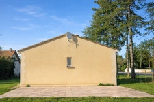 Maison de plain-pied au calme   4 chambres   1 650 m2 de ter