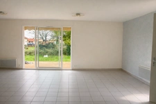 Maison de plain-pied au calme   4 chambres   1 650 m2 de ter