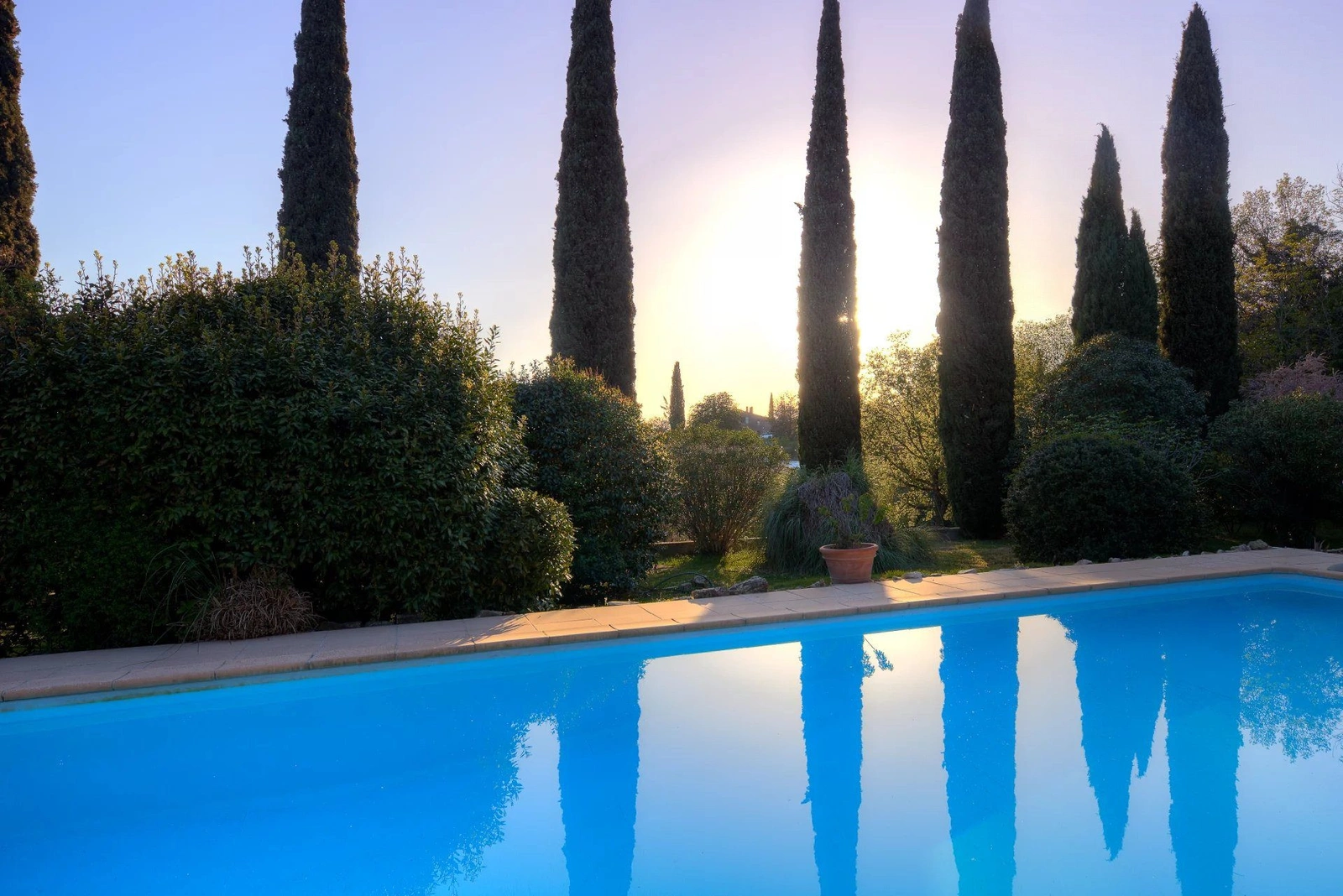 Piscine de 11,5 m&egrave;tres de la bastide proven&ccedil;ale