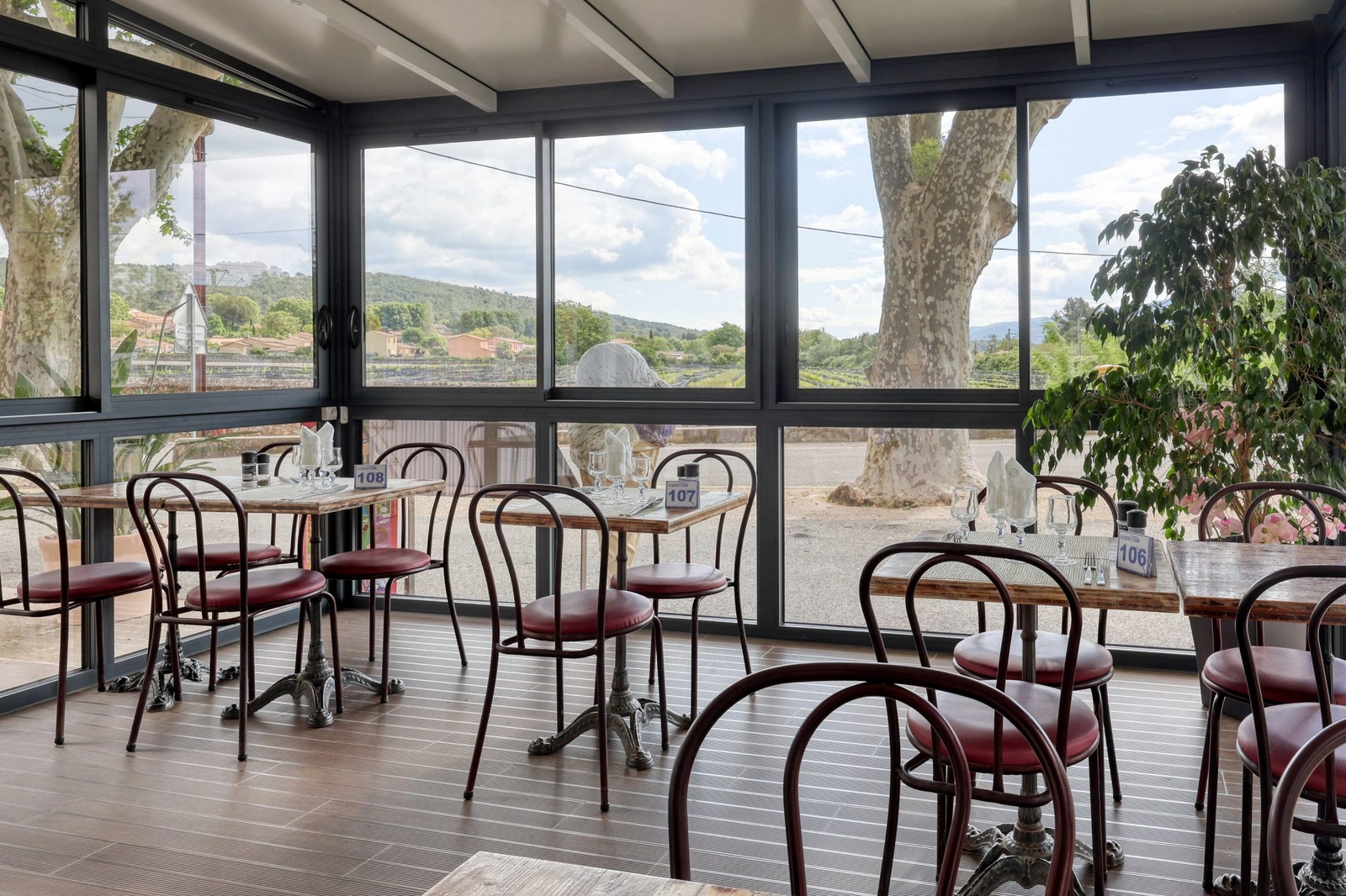 Salle de restaurant de l’établissement