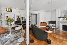 PARIS 7ème - Rue de l'Université 5