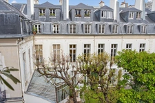PARIS 7ème - Rue de l'Université 6