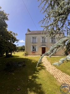 Corps de ferme maison + dépendances en pierre  Quimper