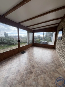 Maison en pierre avec jardin et véranda Plogonnec