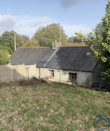 Maison Longère bretonne en pierre de taille à rénover Quimpe