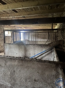  Locronan, A rénover longère  + terrain constructible 