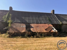 Corps de ferme maisons  et dépendances en pierre Quimper 