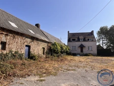 Corps de ferme maisons  et dépendances en pierre Quimper 