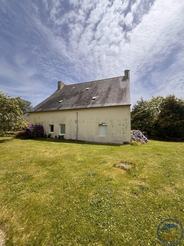 Corps de ferme maison + dépendances en pierre  Quimper