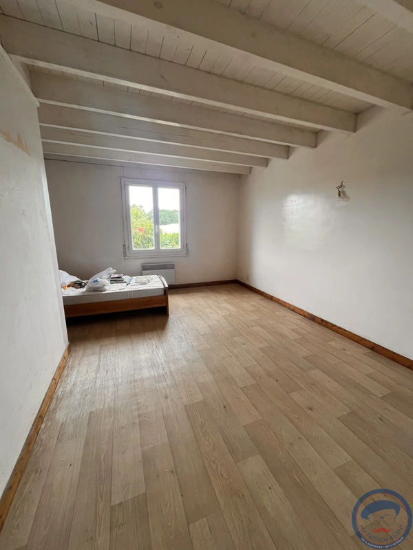 Maison longère  en pierre à rénover Plogonnec