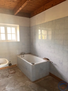 Maison Longère bretonne en pierre de taille à rénover Quimpe