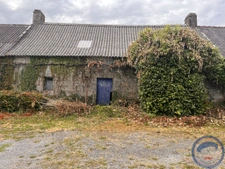Corps de ferme maison habitation et dépendances en pierre Qu