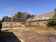 Corps de ferme maisons  et dépendances en pierre Quimper 
