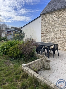Maison en pierre avec jardin et véranda Plogonnec