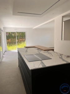 Belle maison  contemporaine neuve 3 chambres - jardin - Plon