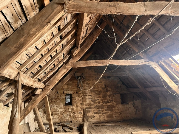 Corps de ferme maisons  et dépendances en pierre Quimper 