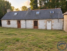 Maison Longère bretonne en pierre de taille à rénover Quimpe