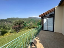 Villa Contemporaine de 181m2 avec piscine sur  un grand terr