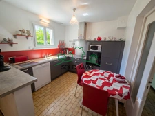 Charmante villa de plain-pied avec jardin verdoyant et doubl