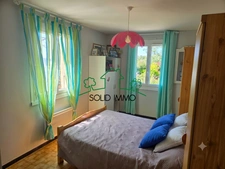 Charmante villa de plain-pied avec jardin verdoyant et doubl