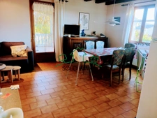 Charmante Villa de Plain-Pied avec Terrain Piscinable et Gar