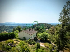 Maison familiale avec beaux volumes, terrasse et fort potent