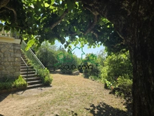 Maison familiale avec beaux volumes, terrasse et fort potent