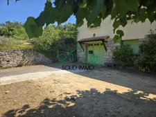 Maison familiale avec beaux volumes, terrasse et fort potent