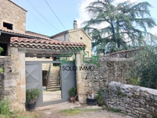 Charmant Mas Mitoyen du 18ème Siècle à Saint-Étienne-de-Font