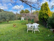 Charmante villa de plain-pied avec jardin verdoyant et doubl