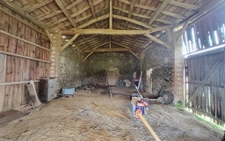 MAISON AVEC GRANGE ET DEPENDANCES