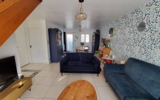 MAISON A ETAGES - 4 CHAMBRES ET 1 BUREAU