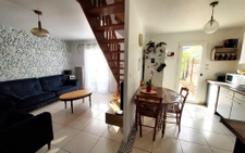 MAISON A ETAGES - 4 CHAMBRES ET 1 BUREAU