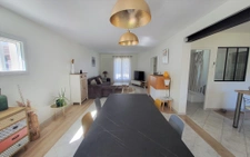 Maison rénovée avec piscine à Saint-Georges-des-Gardes 