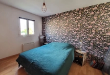 MAISON A ETAGES - 4 CHAMBRES ET 1 BUREAU